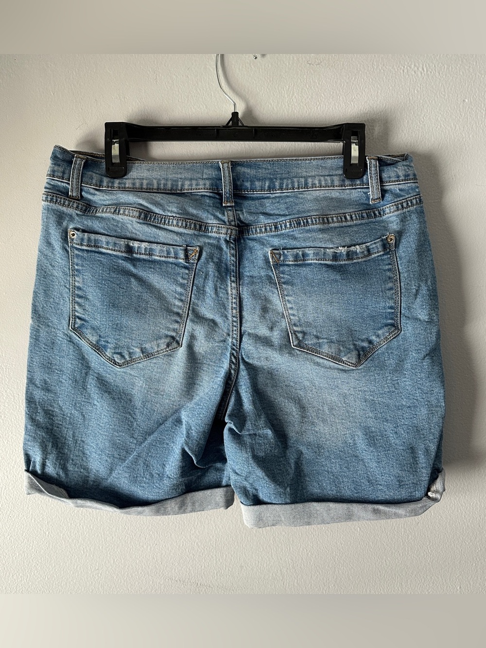 Kensie Light Blue Denim Jeans with Tan Topstitching - Picture 5 of 5